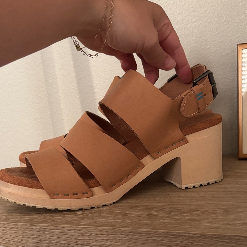 Toms leather Block Heel Sandals